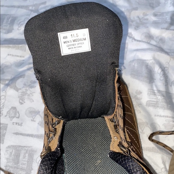 Brown and Black Rugged Outdoor Boots with Reinforced Toe - Picture 8 of 10